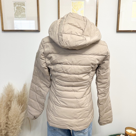 Abercrombie and Fitch Packable Puffer - Picture 4 of 11